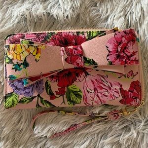 Betsey Johnson pink floral wallet 💕